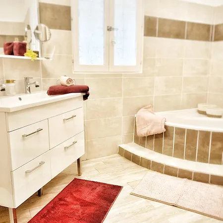 Villa Au Calme A Sanary, Climatisee, Avec Piscine *