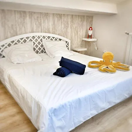Au Calme A Sanary, Climatisee, Avec Piscine * Sanary-sur-Mer